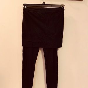 Plain black leggings